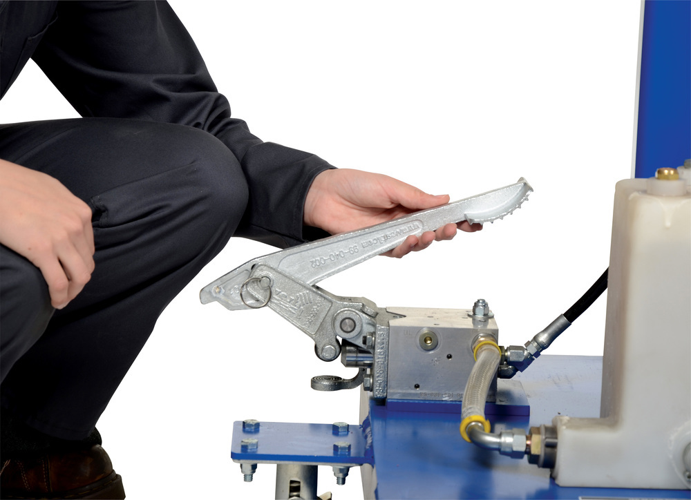 Steel Portable Hydraulic Drum Carrier, Rotator and Boom 97-9/16 In. Lift Height 800 Lb. Capacity Blue / Yellow - 9