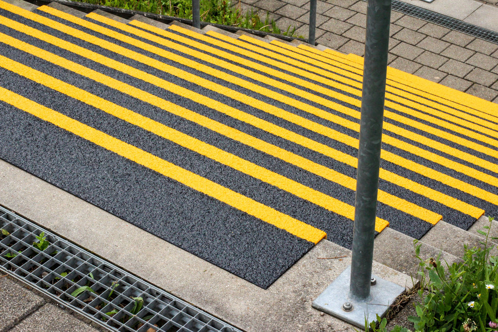 Anti-slip edge profile GRP, extra strong, black, front yellow, W 2500 mm - 3