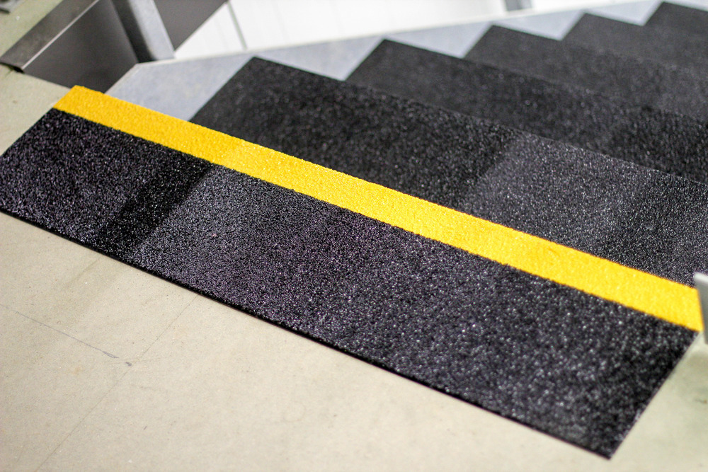 Anti-slip edge profile GRP, medium, black, front yellow, W 2500 mm - 2