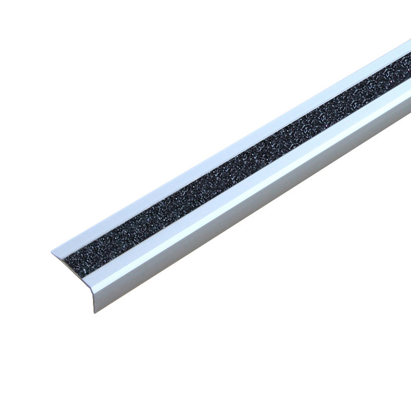 Protišmyková schodová hrana, Aluminium m2, trblietavý čierný pruh, š 800 mm, typ B - 1