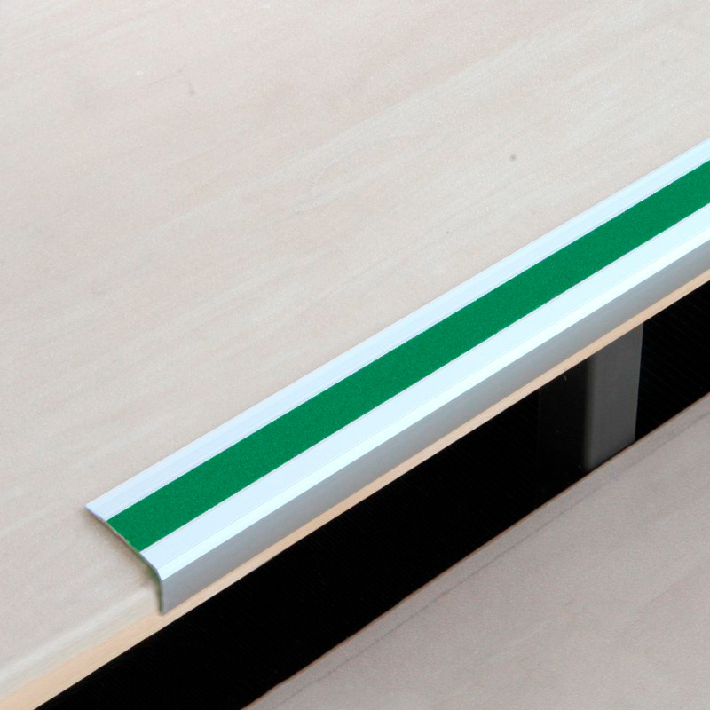 Perfil de borde de peldaño antideslizante, aluminio m2 Easy Clean verde, ancho 800 mm, grosor 4 mm - 1