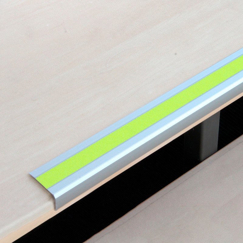 Profilo angolare antiscivolo per gradini, alluminio m2, giallo segnaletico, L 610 mm, adesivo - 1