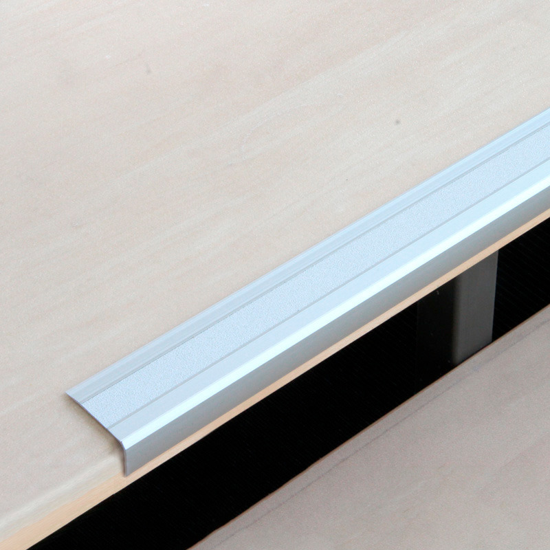 Protišmyková schodová lišta, Aluminium m2, Easy Clean, biela š 1000 mm, hrúbka materiálu 3 mm - 1