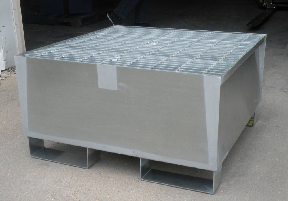 Spill Containment Pallet - 1 Drum Capacity - Removable Grating - Forklift Access - Galvanized Steel - 3