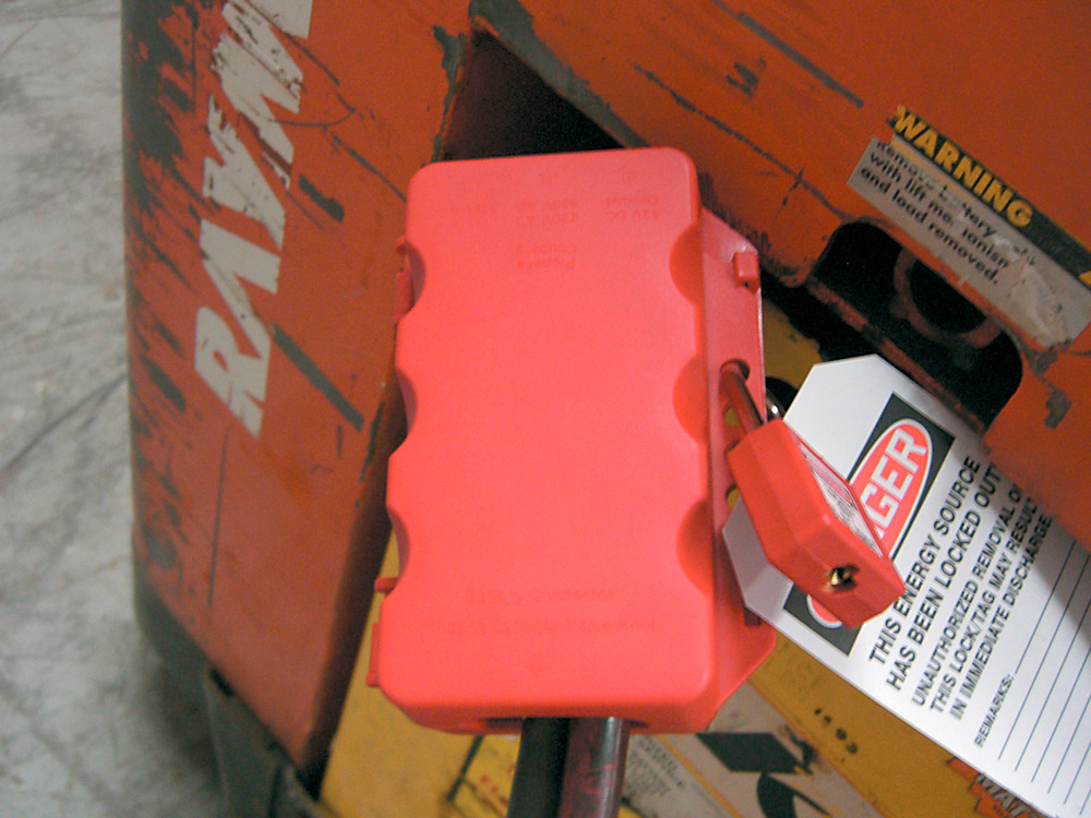 Multi-Power Electrical Plug Lockout Box RED - 1