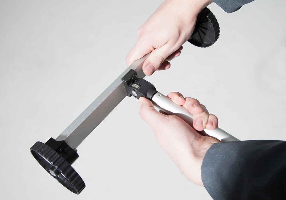 Magnetic broom with adjustable telescopic handle - 4