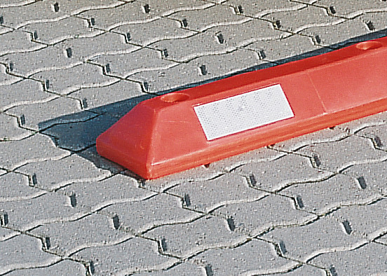 Weather resistant reflectors, for use with parking bay markers PS 9 and PS 18, 10 per pack - 1