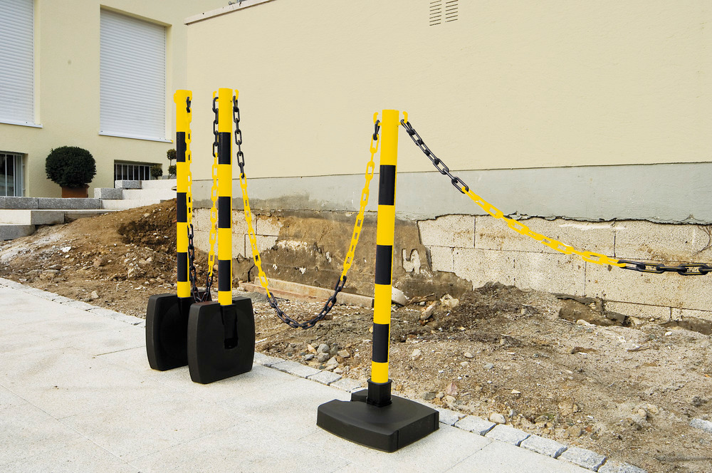 Folding chain barrier post, with 2 chain eyes, base 280 x 280 mm, 900 mm high, black/yellow - 1
