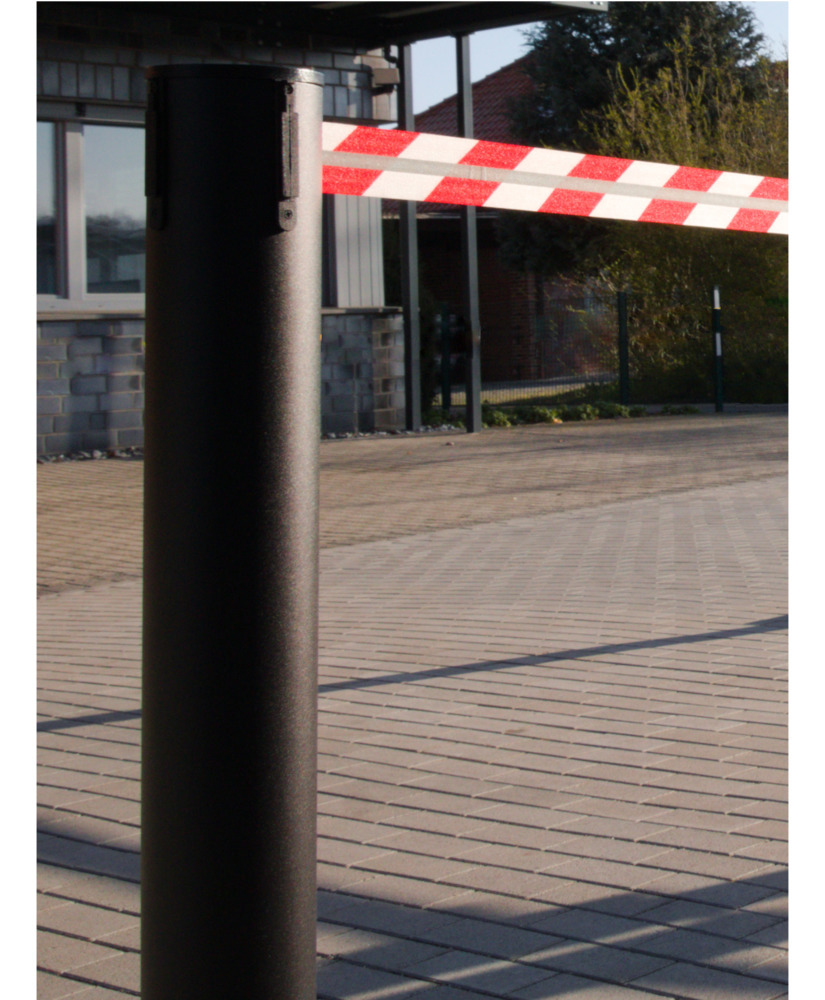 Tape barrier system, black posts, red/white belt, belt length 7.00 m - 2