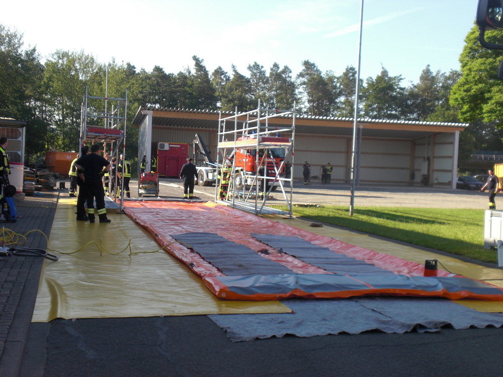 Mobile disinfection berm SOLID in complete set, with foam edging, 3.9 m x 9 m - 1