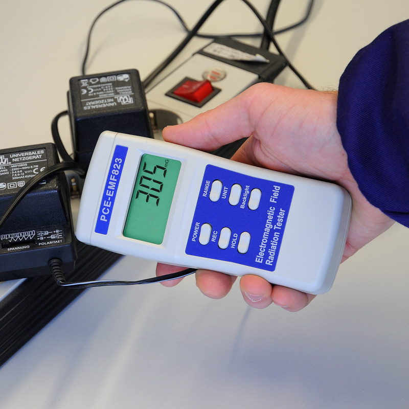 Prístroj na meranie žiarenia PCE-EMF, detekcia žiarenia v Tesla alebo mikroGauss, od 30 - 300 Hz - 2