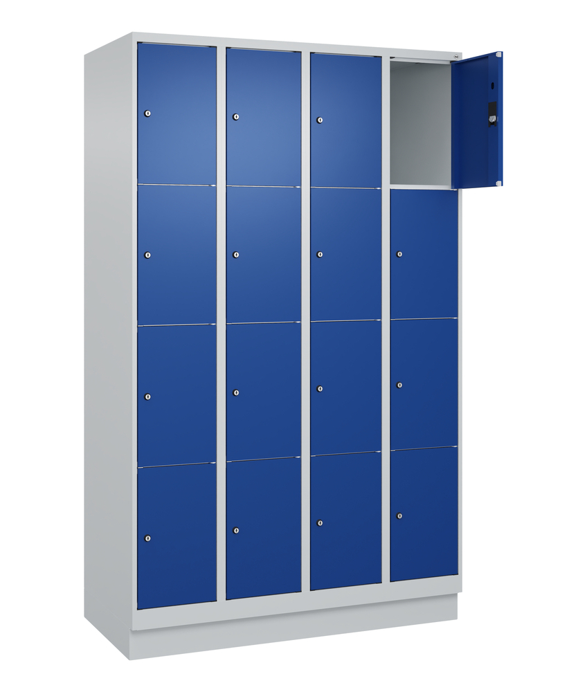 C+P Schließfachschrank Cabo, 4 Fächer übereinander, 1200 x 500 x 1950 mm, Türen blau, mit Sockel - 1