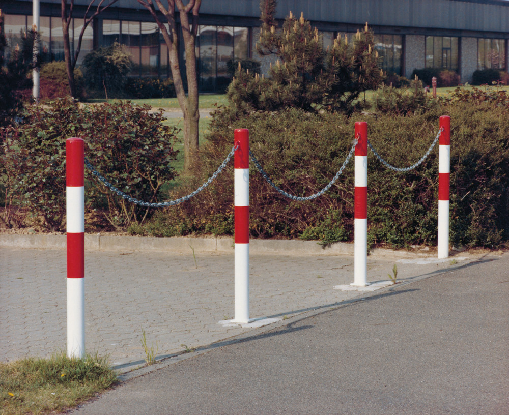 Barrier post, w 2 eyes, hot dip galvanised, paint red-white, use with anchor bolts, Ø 76 mm - 1