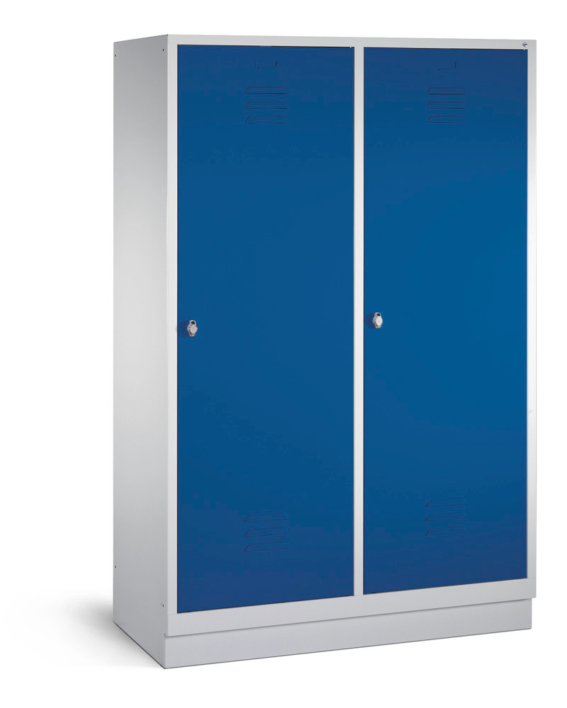 Taquilla guardarropa Cabo, 4 compartimentos, LxAxH: 1190x500x1800 mm, zócalo, gris, puertas azules - 1