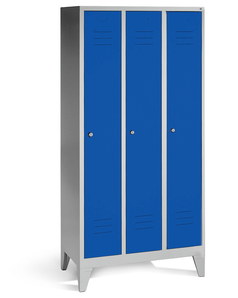 Garderobeskab Cabo, 3 sektioner, B 900, D 500, H 1850 mm, med fødder, grå/blå døre - 1