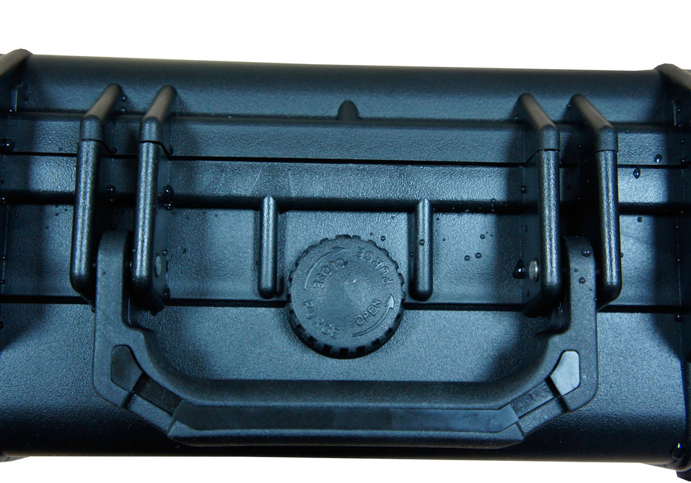 Bezpečnostný kufor z plastu (PP), čierny, s penovou vložkou, objem 6 litrov - 7